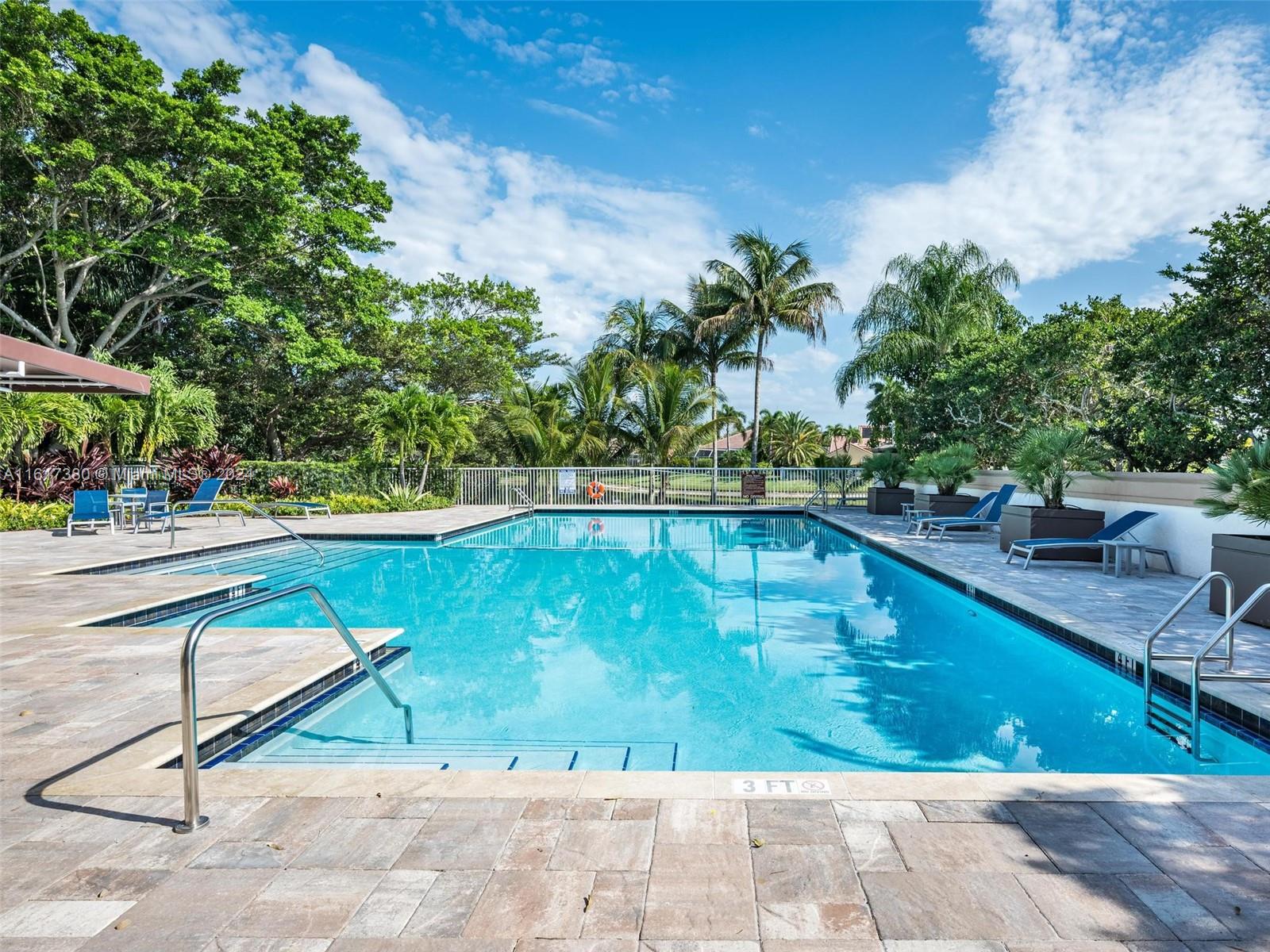 124 W Bayridge Dr