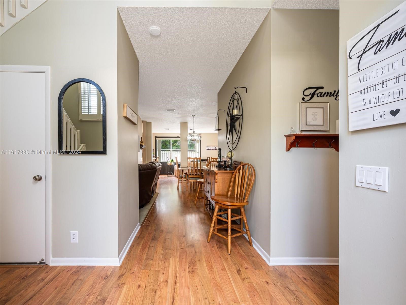 124 W Bayridge Dr