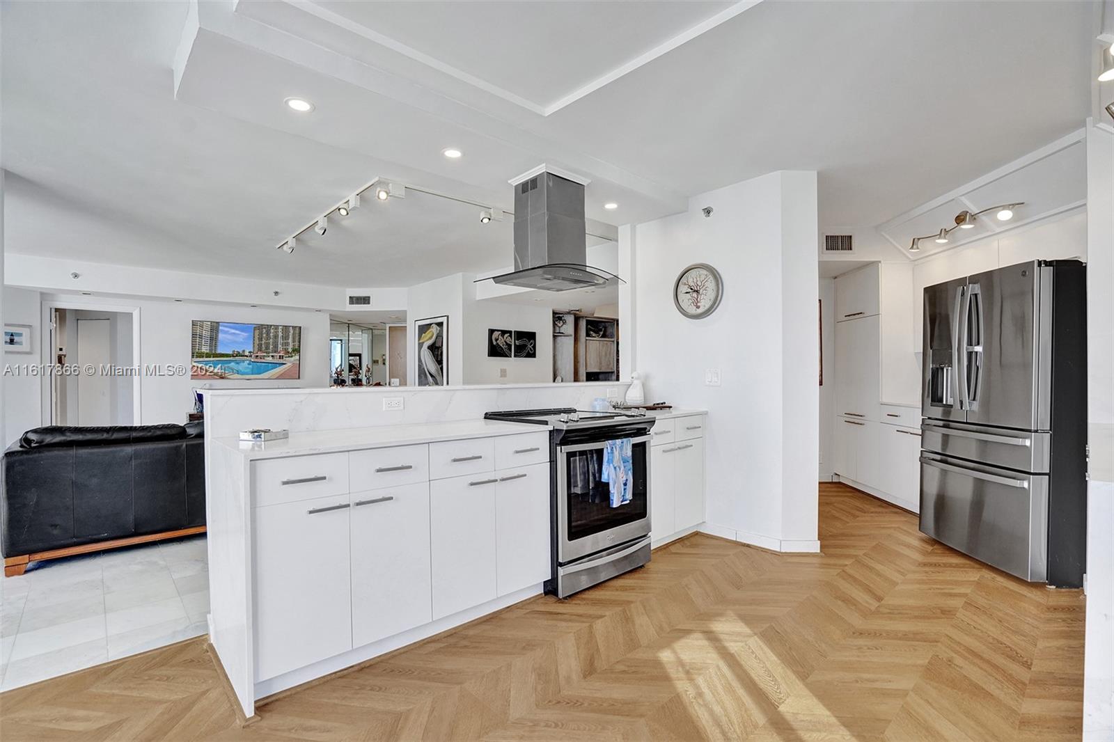 20185 E Country Club Dr # 1502