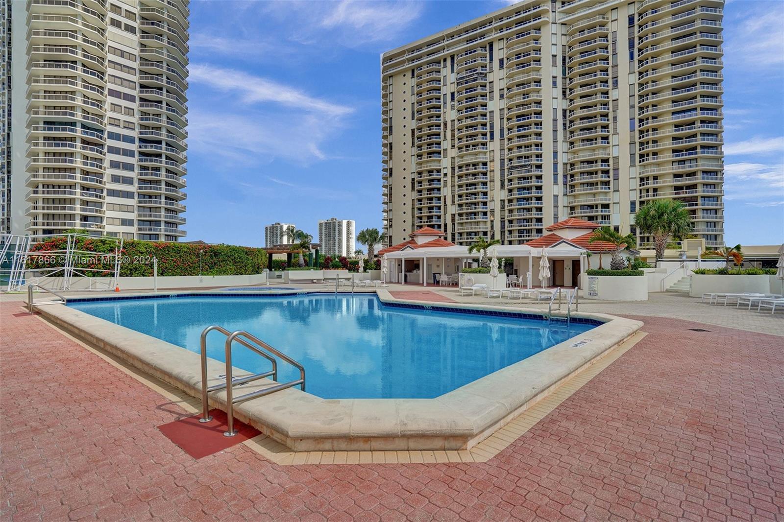 20185 E Country Club Dr # 1502