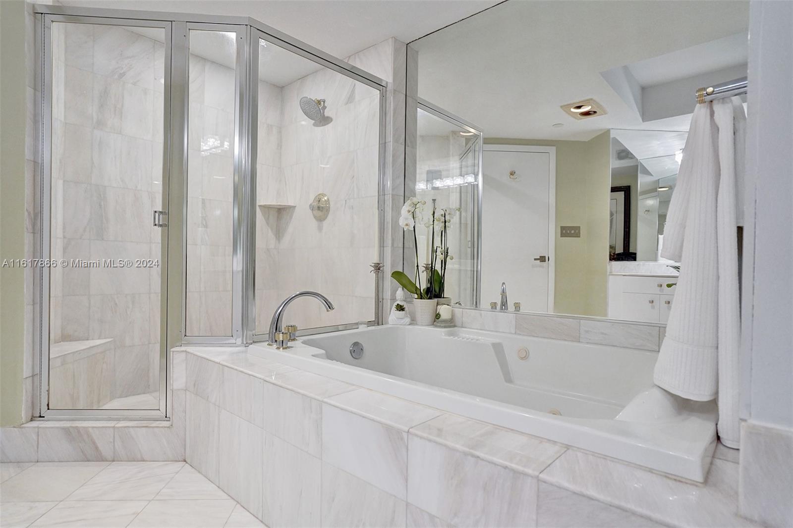 20185 E Country Club Dr # 1502