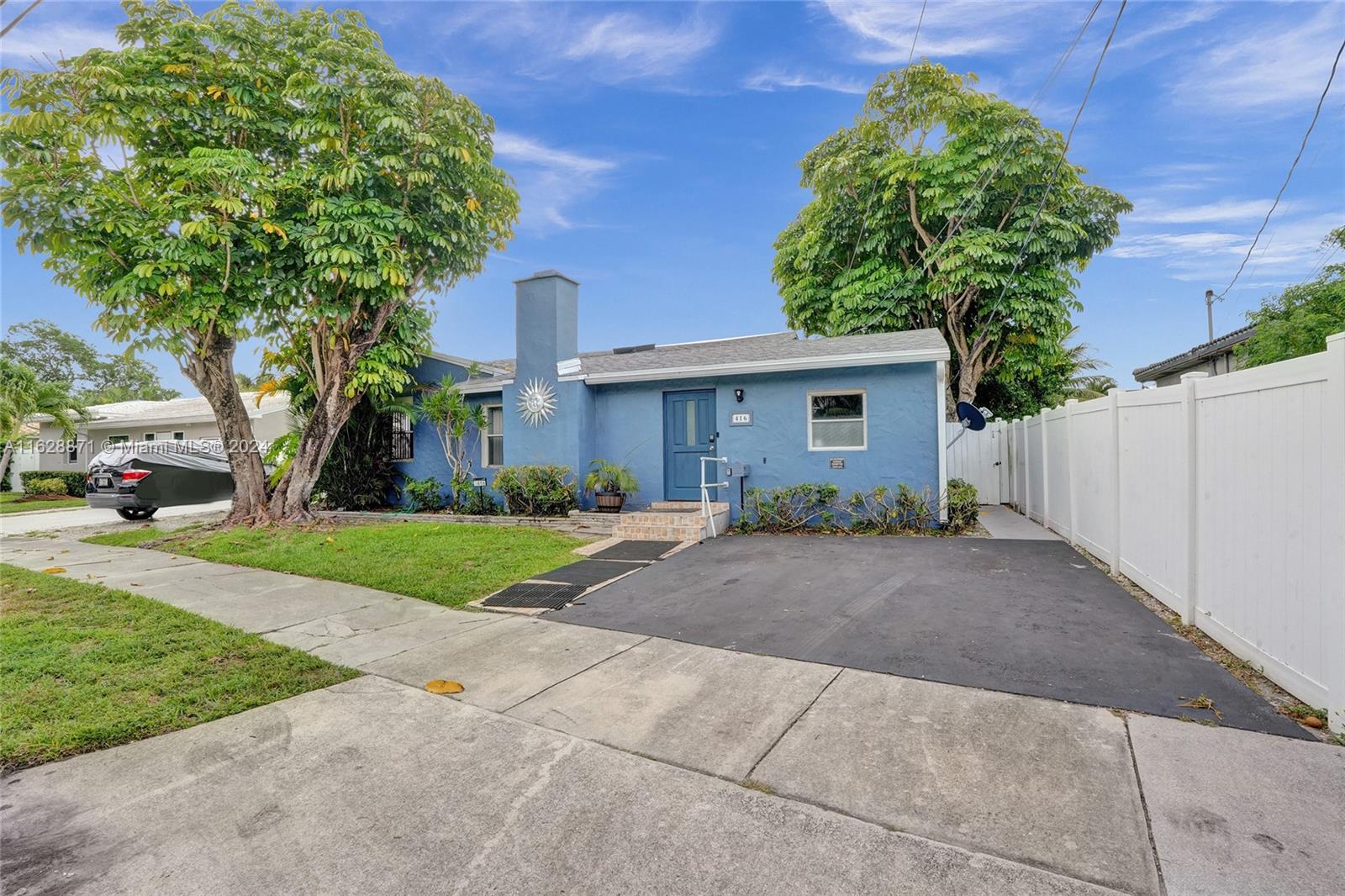 416 SW 11th Ct