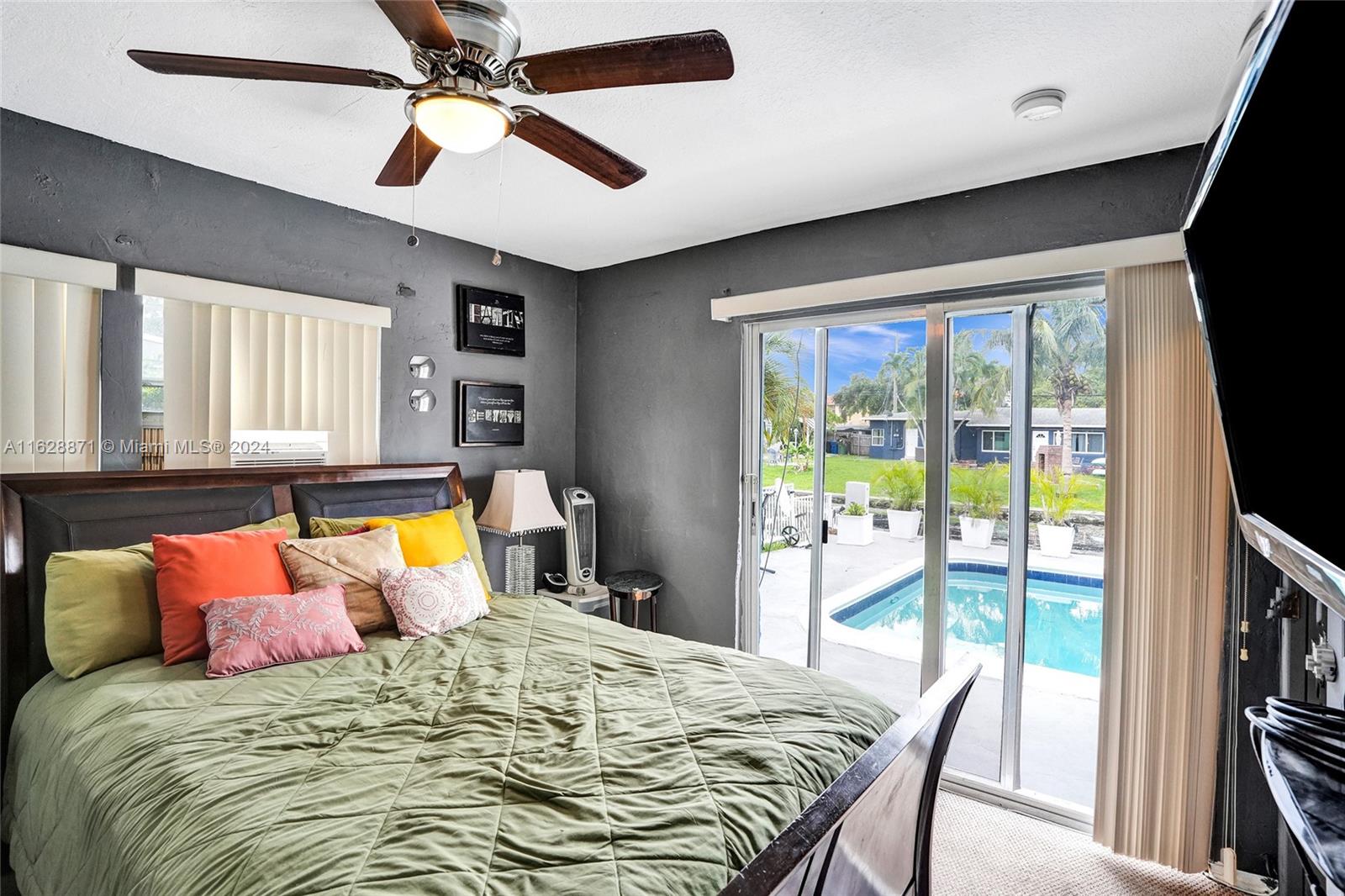 416 SW 11th Ct