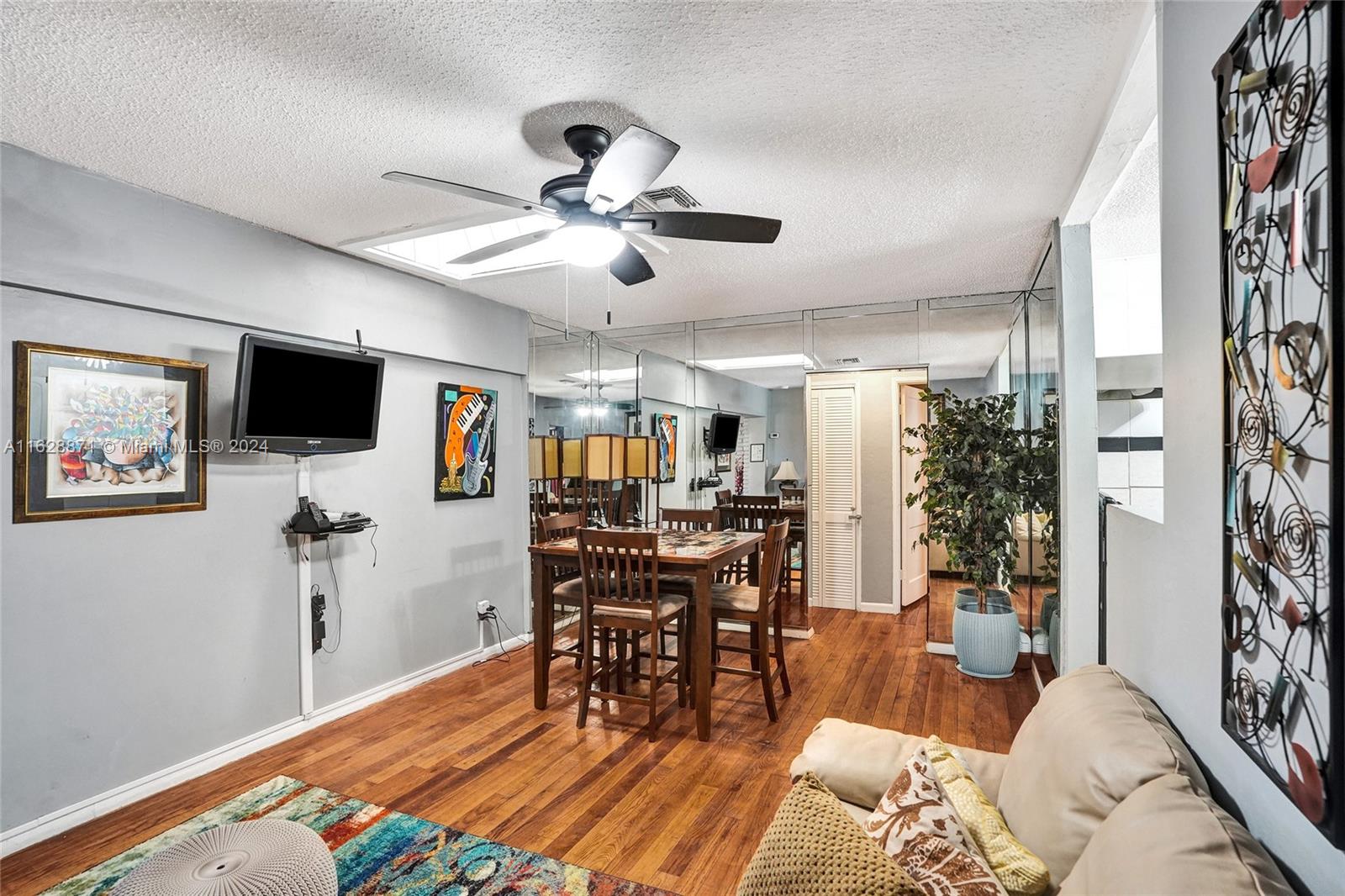 416 SW 11th Ct