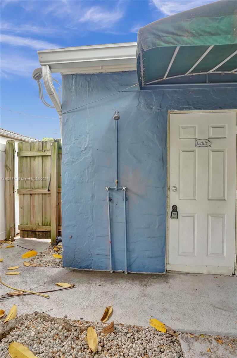 416 SW 11th Ct