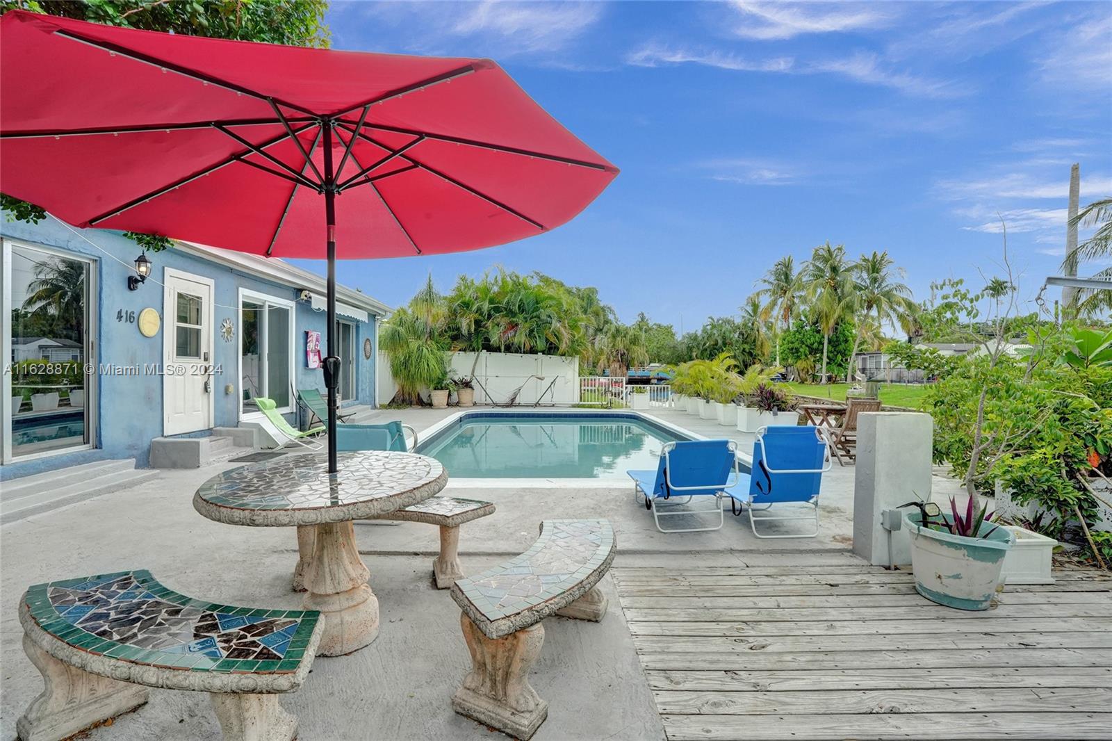 416 SW 11th Ct