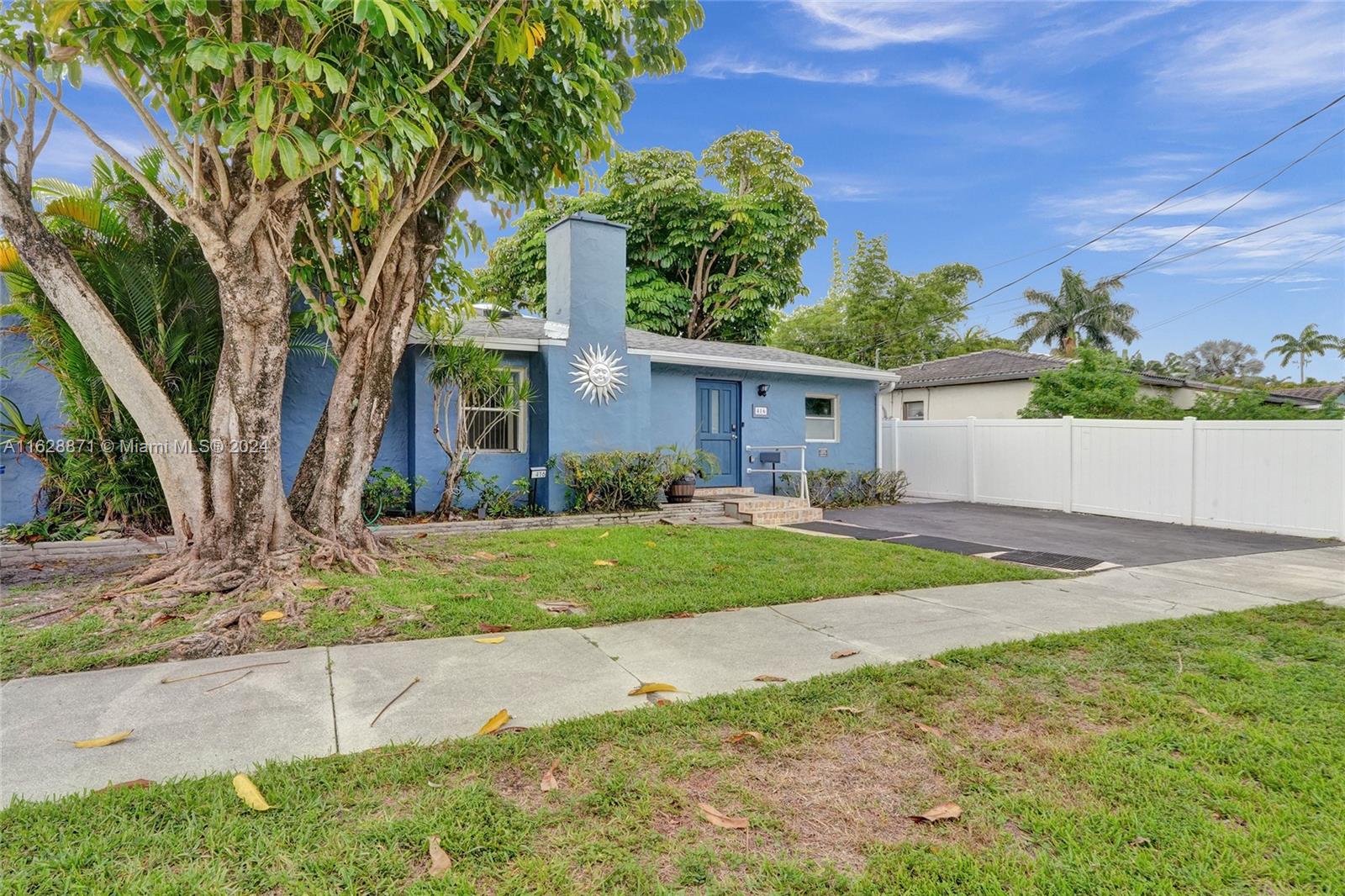 416 SW 11th Ct