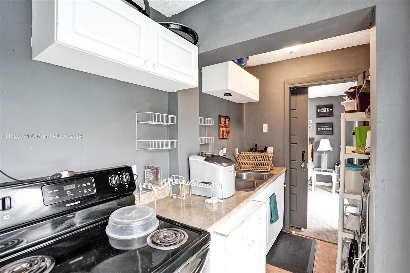 416 SW 11th Ct