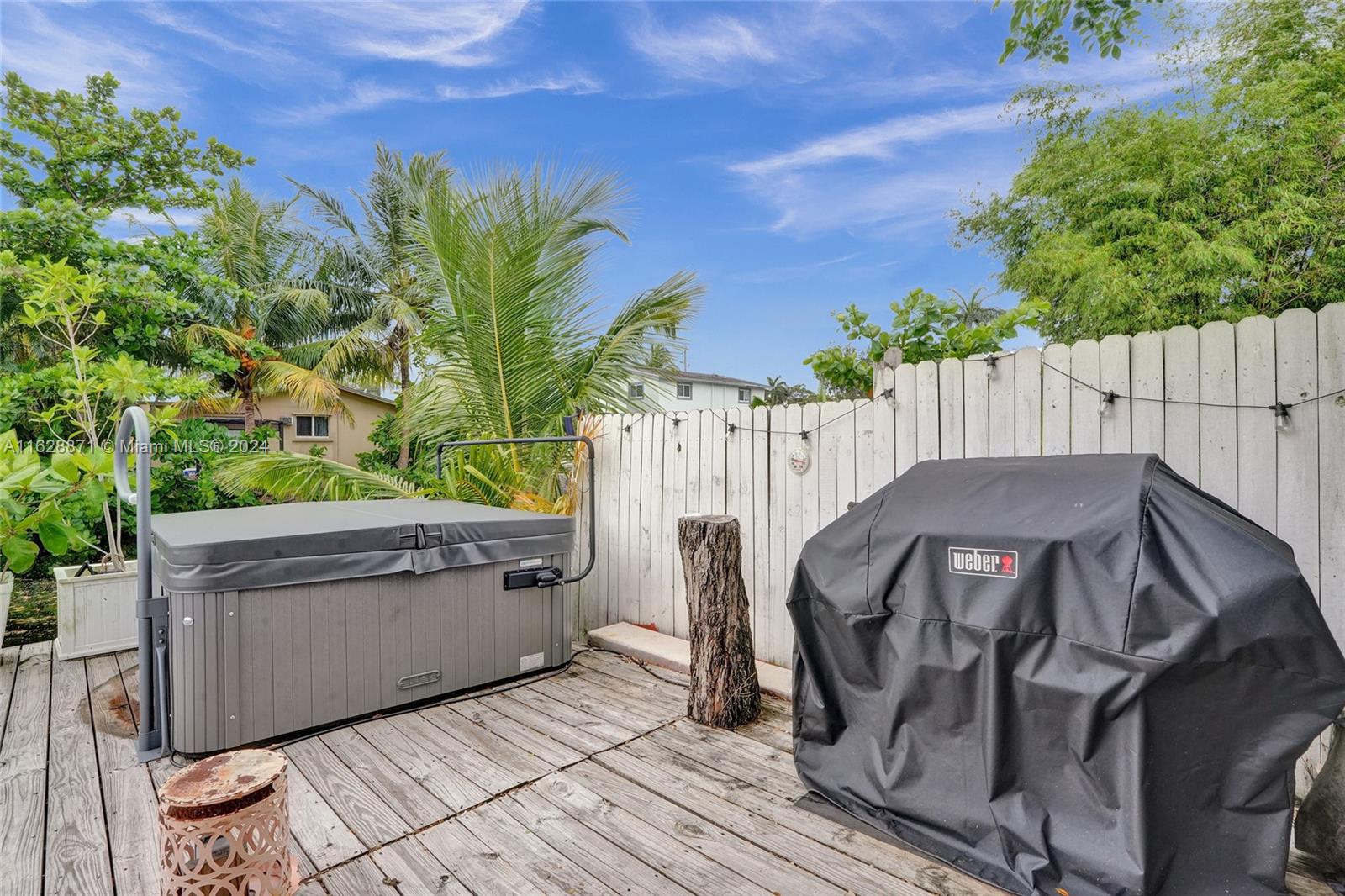 416 SW 11th Ct