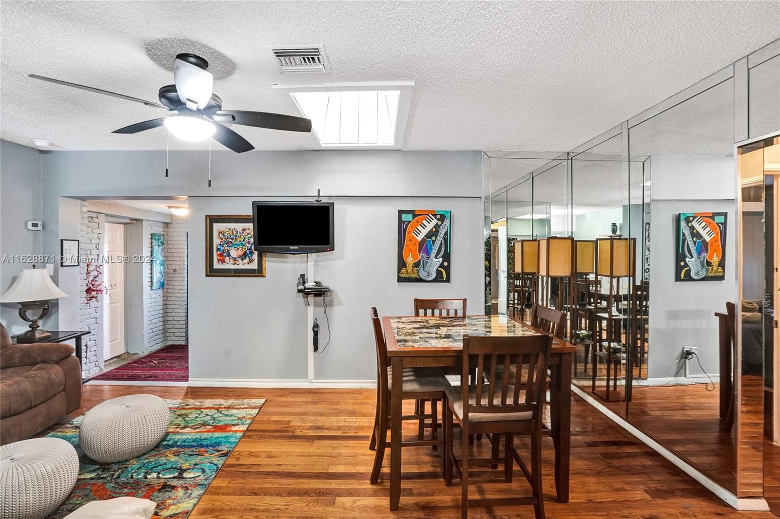 416 SW 11th Ct