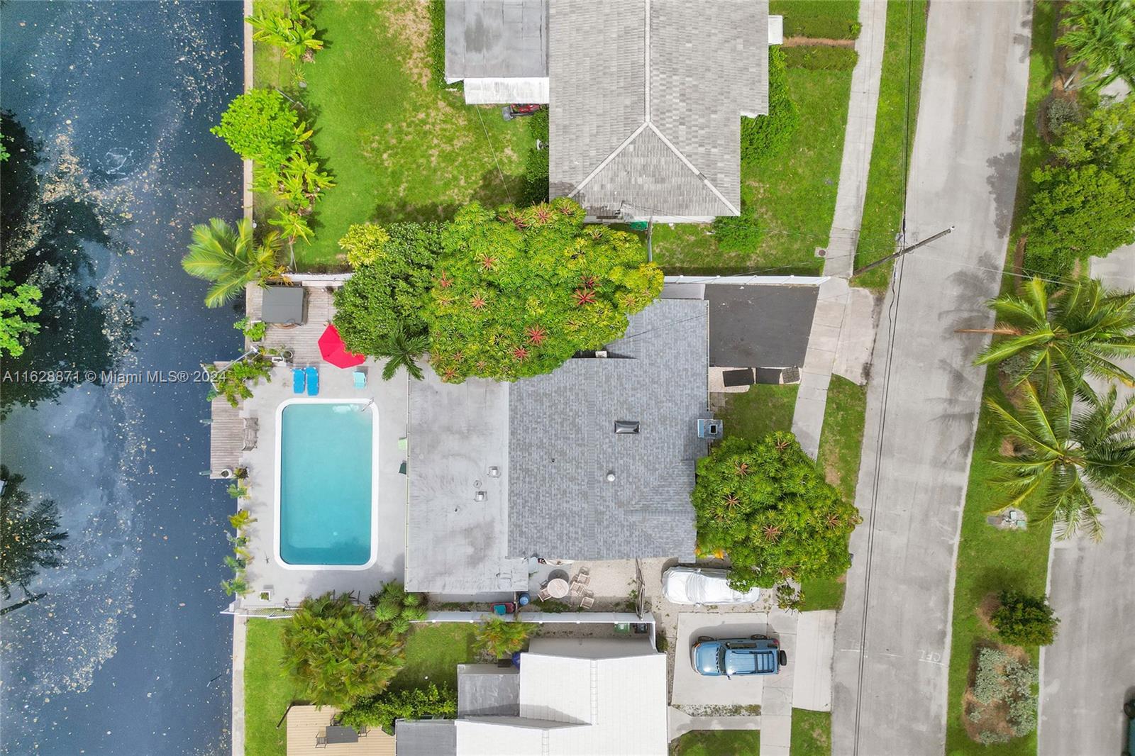 416 SW 11th Ct