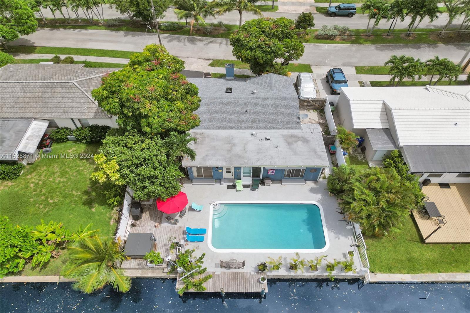 416 SW 11th Ct
