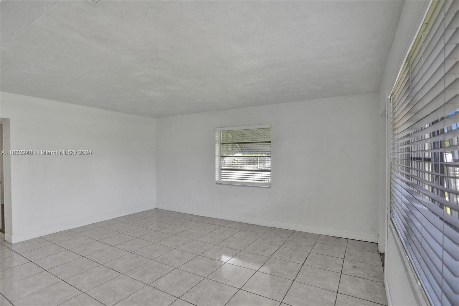 4340 SW 28th St