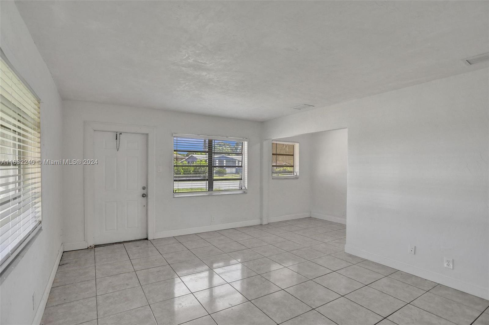 4340 SW 28th St