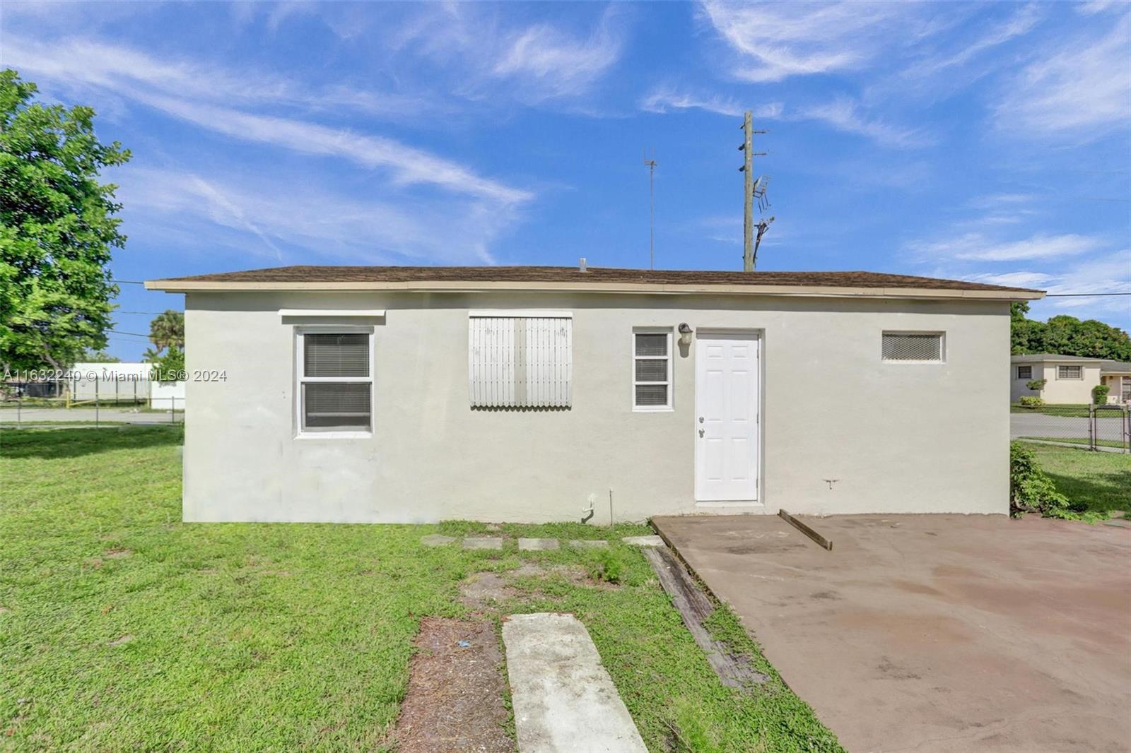 4340 SW 28th St