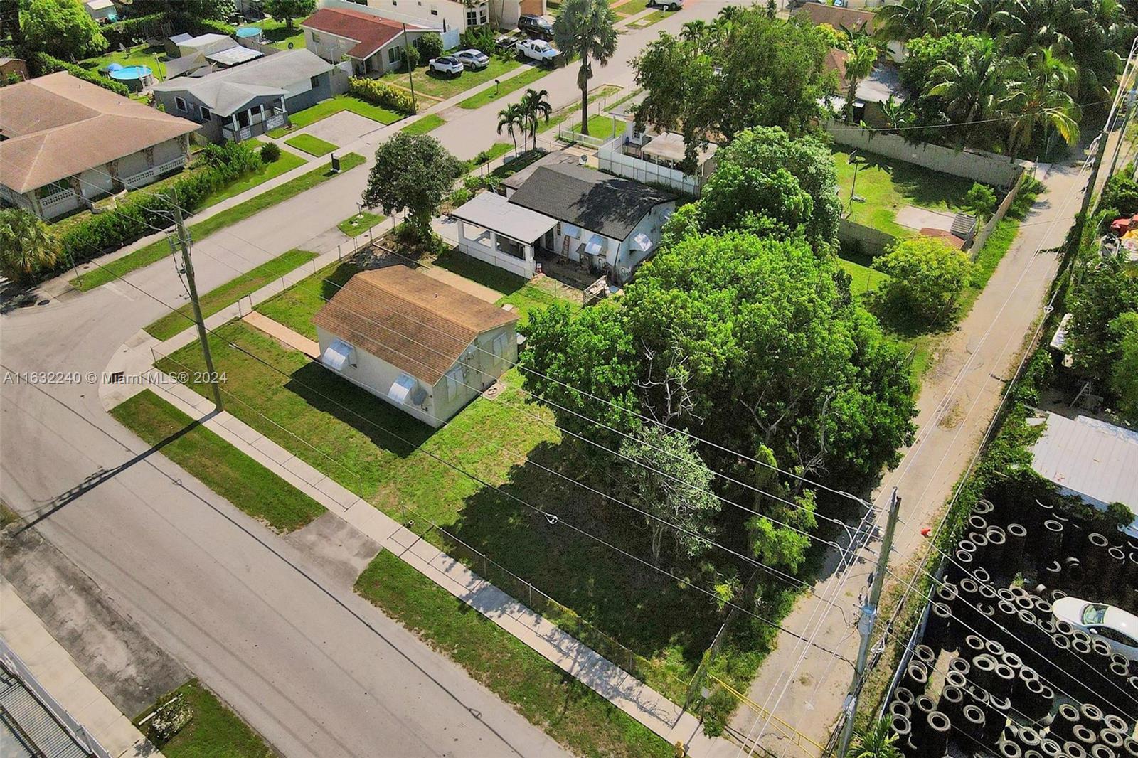 4340 SW 28th St