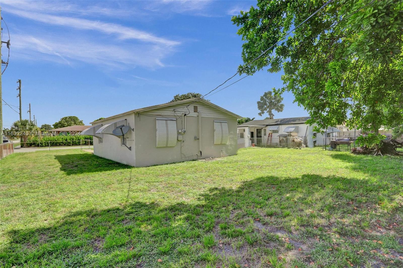 4340 SW 28th St