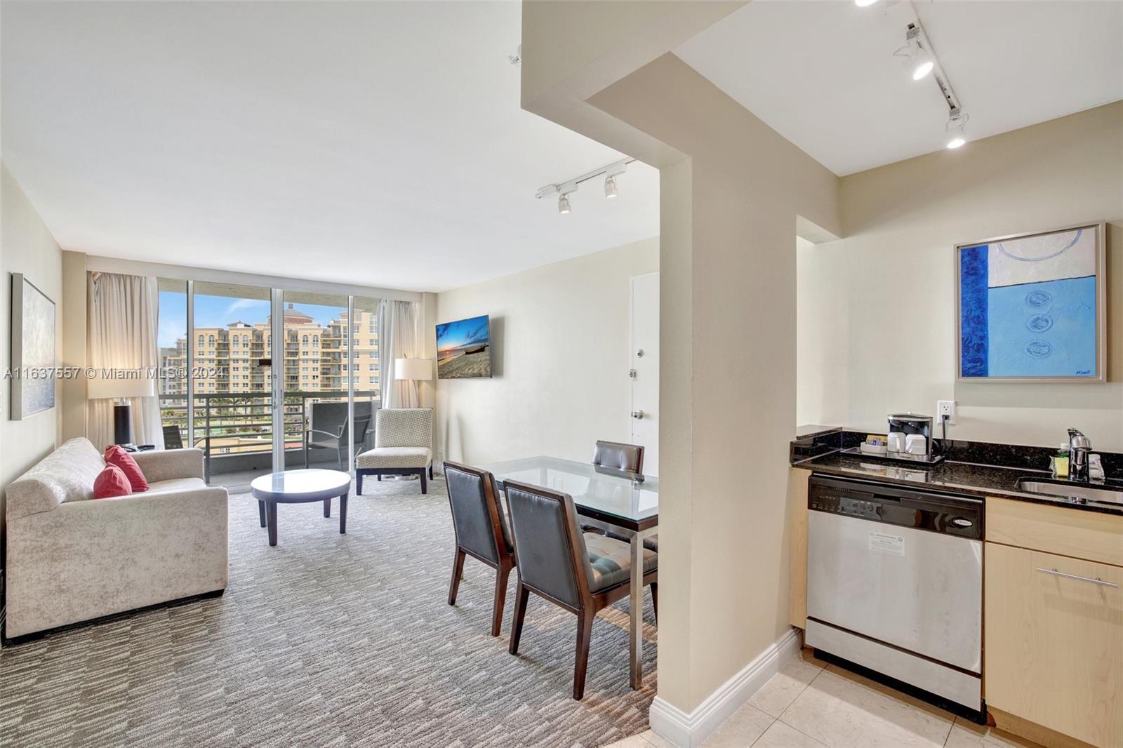 2670 E Sunrise Blvd # 1117