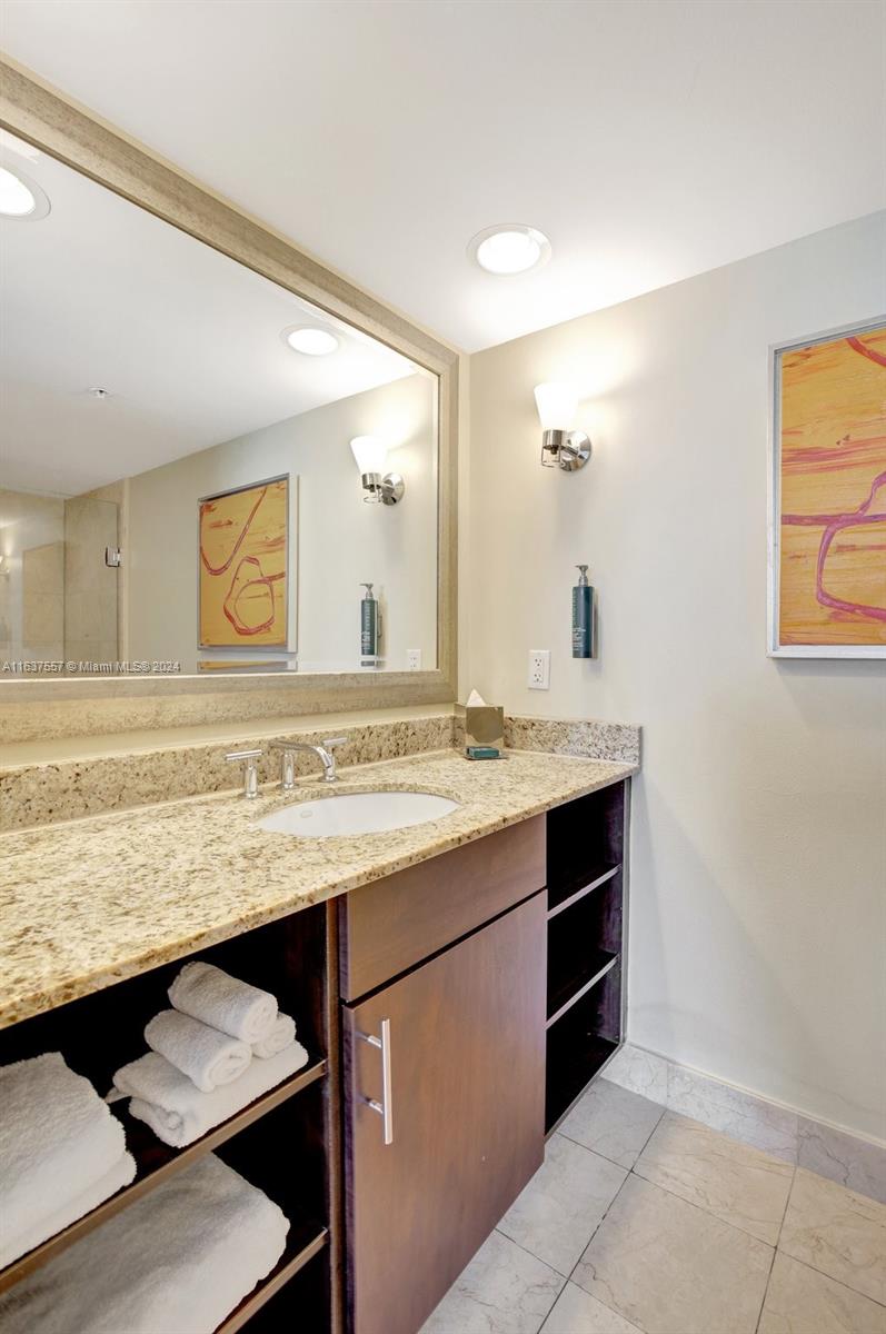 2670 E Sunrise Blvd # 1117