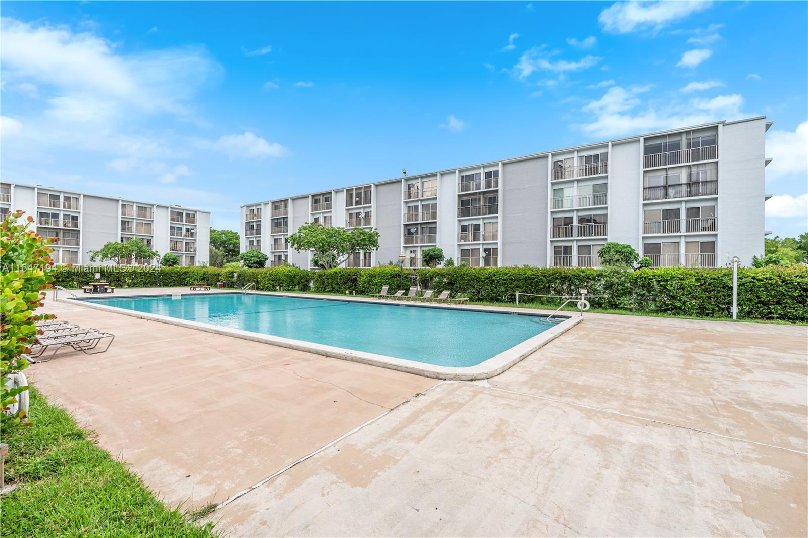 8750 N Sherman Cir # 501