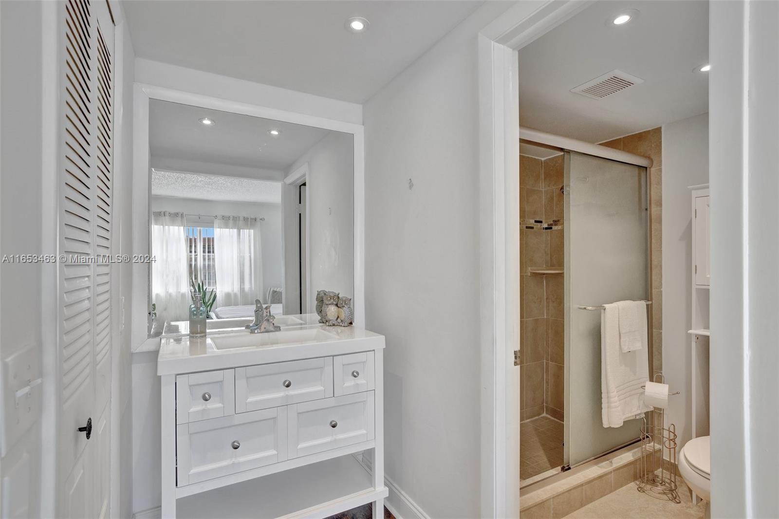 9861 Sunrise Lakes Blvd Unit: 206