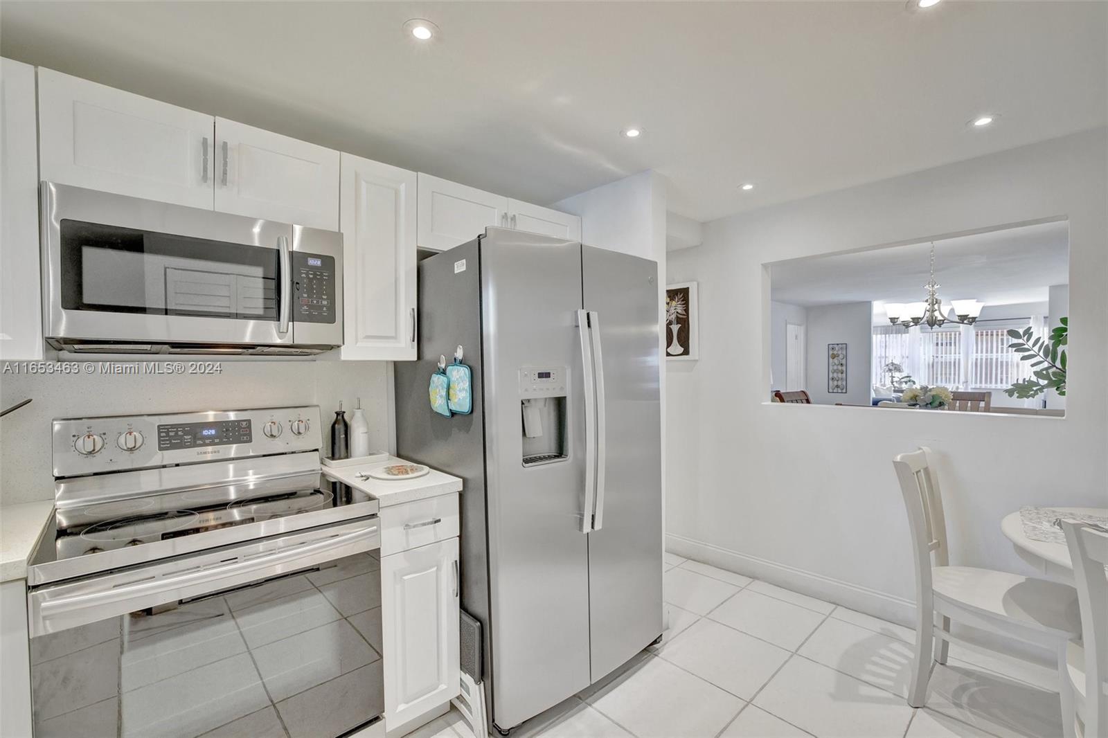 9861 Sunrise Lakes Blvd Unit: 206