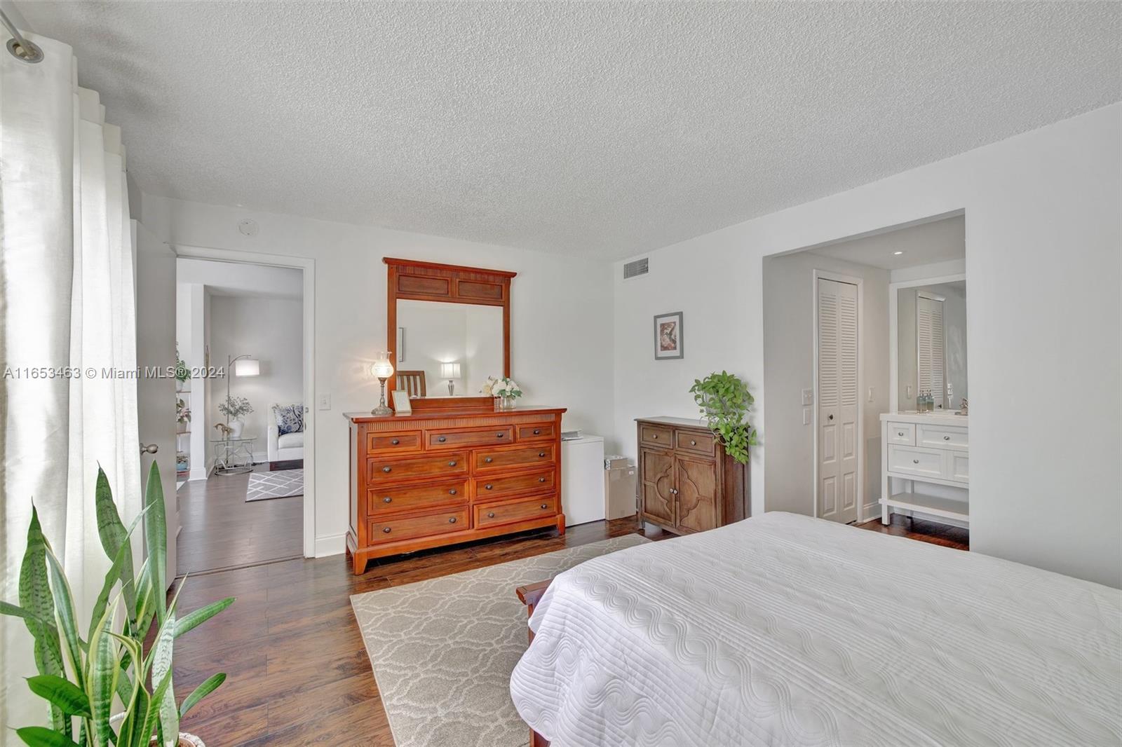 9861 Sunrise Lakes Blvd Unit: 206