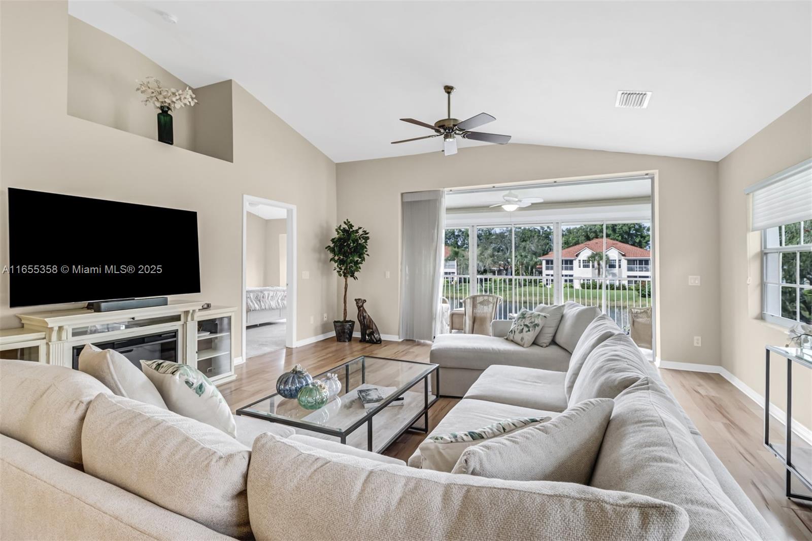 6195 Reserve Circle # 1304