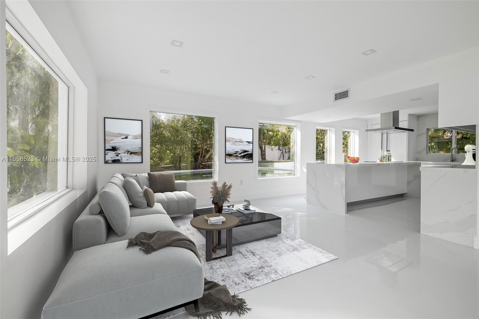 1903 Bay Dr