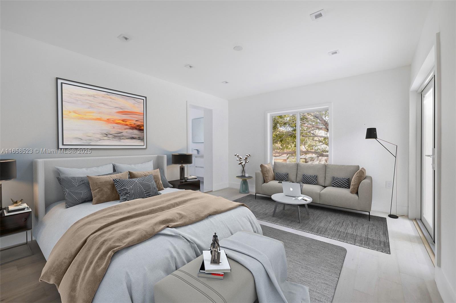 1903 Bay Dr