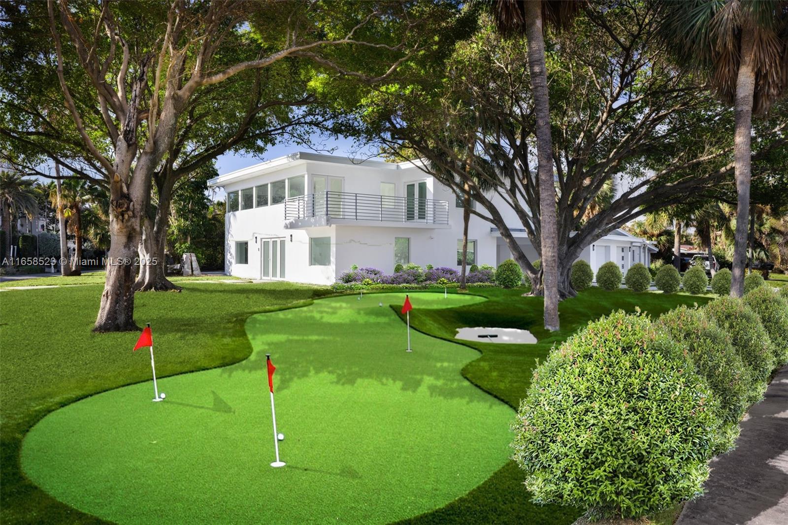 1903 Bay Dr