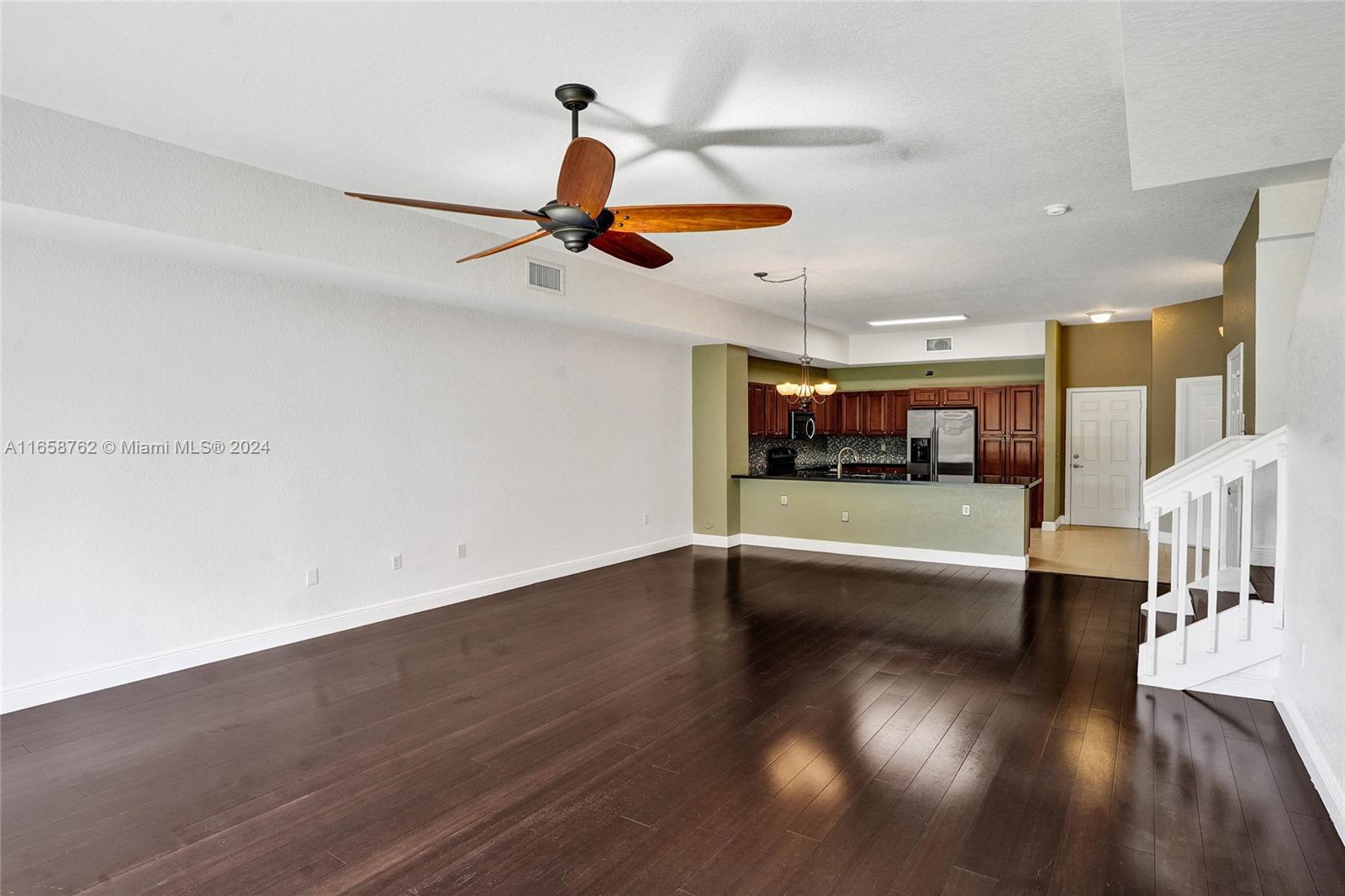 7400 Palomino Dr # 5 Unit: 517-5