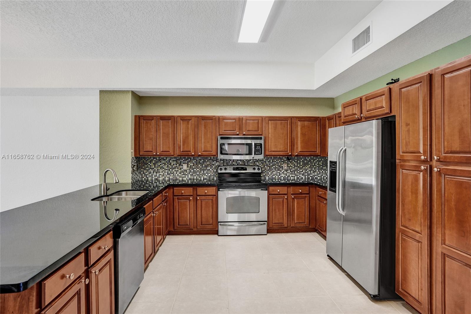 7400 Palomino Dr # 5 Unit: 517-5