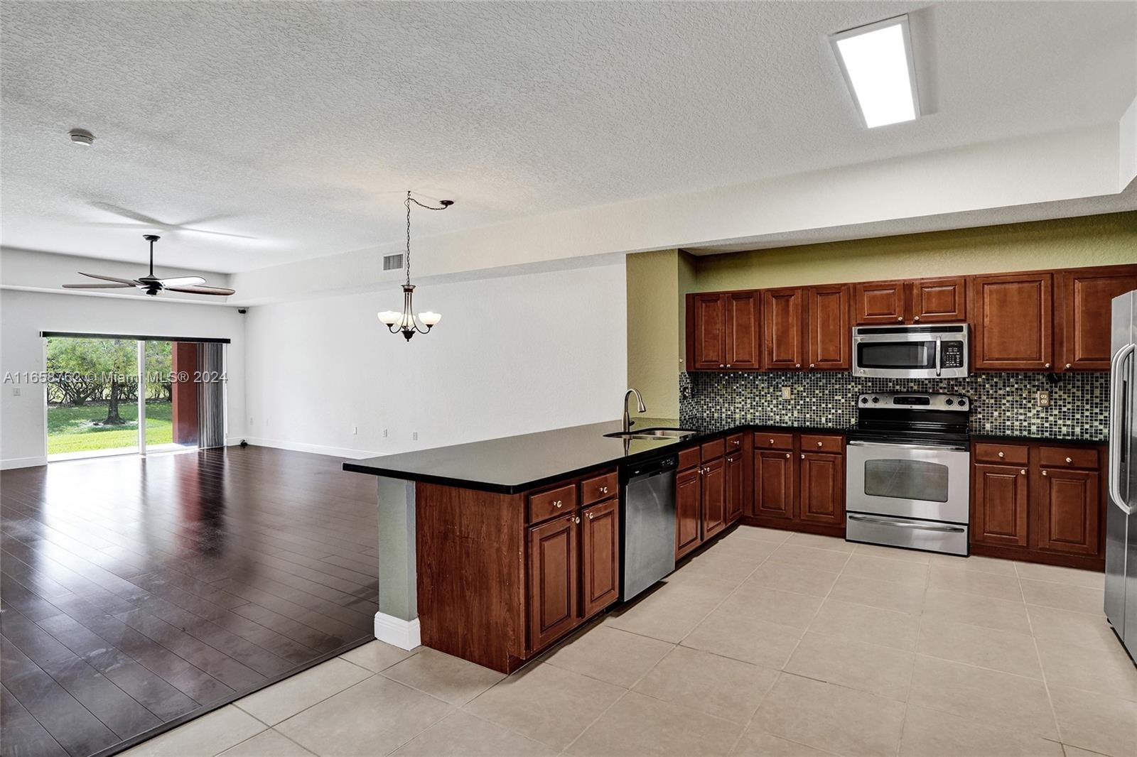 7400 Palomino Dr # 5 Unit: 517-5