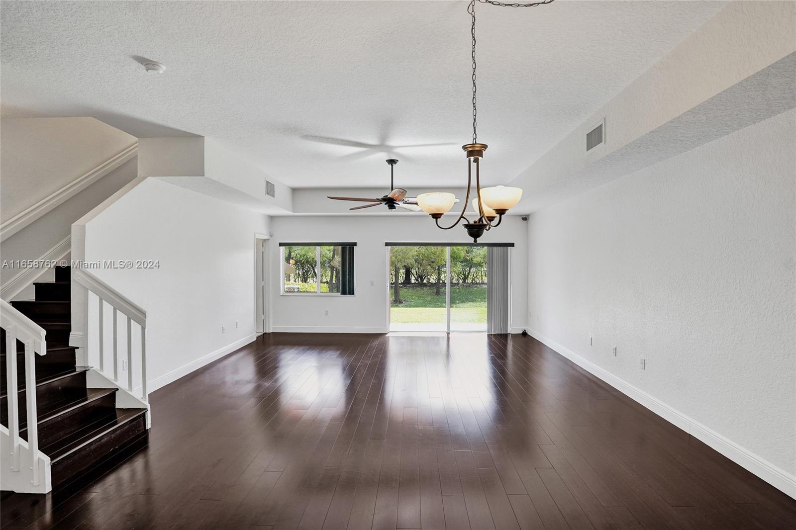 7400 Palomino Dr # 5 Unit: 517-5