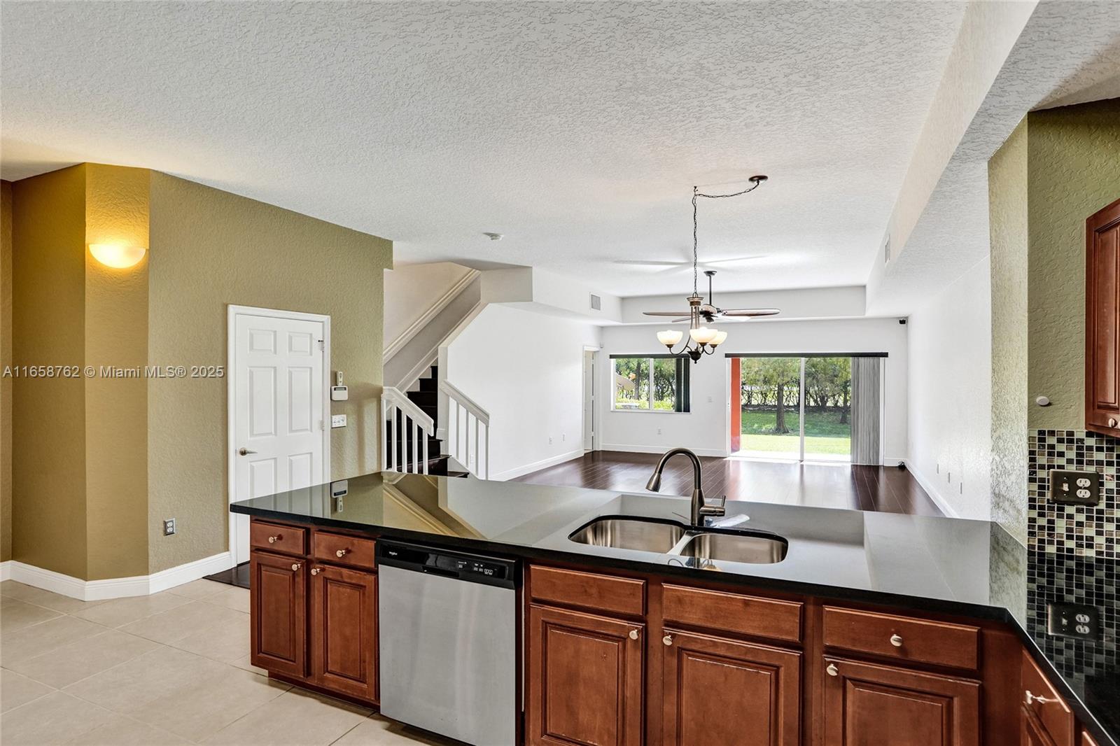 7400 Palomino Dr # 5 Unit: 517-5