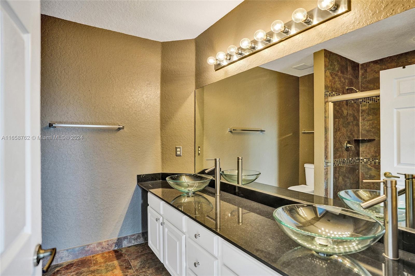 7400 Palomino Dr # 5 Unit: 517-5