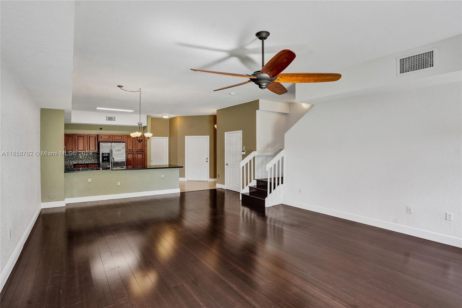 7400 Palomino Dr # 5 Unit: 517-5