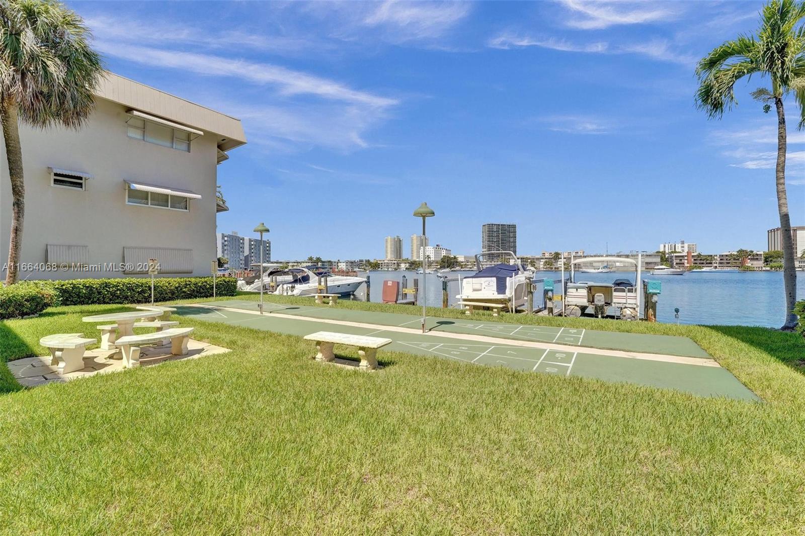 300 Golden Isles Dr # 315