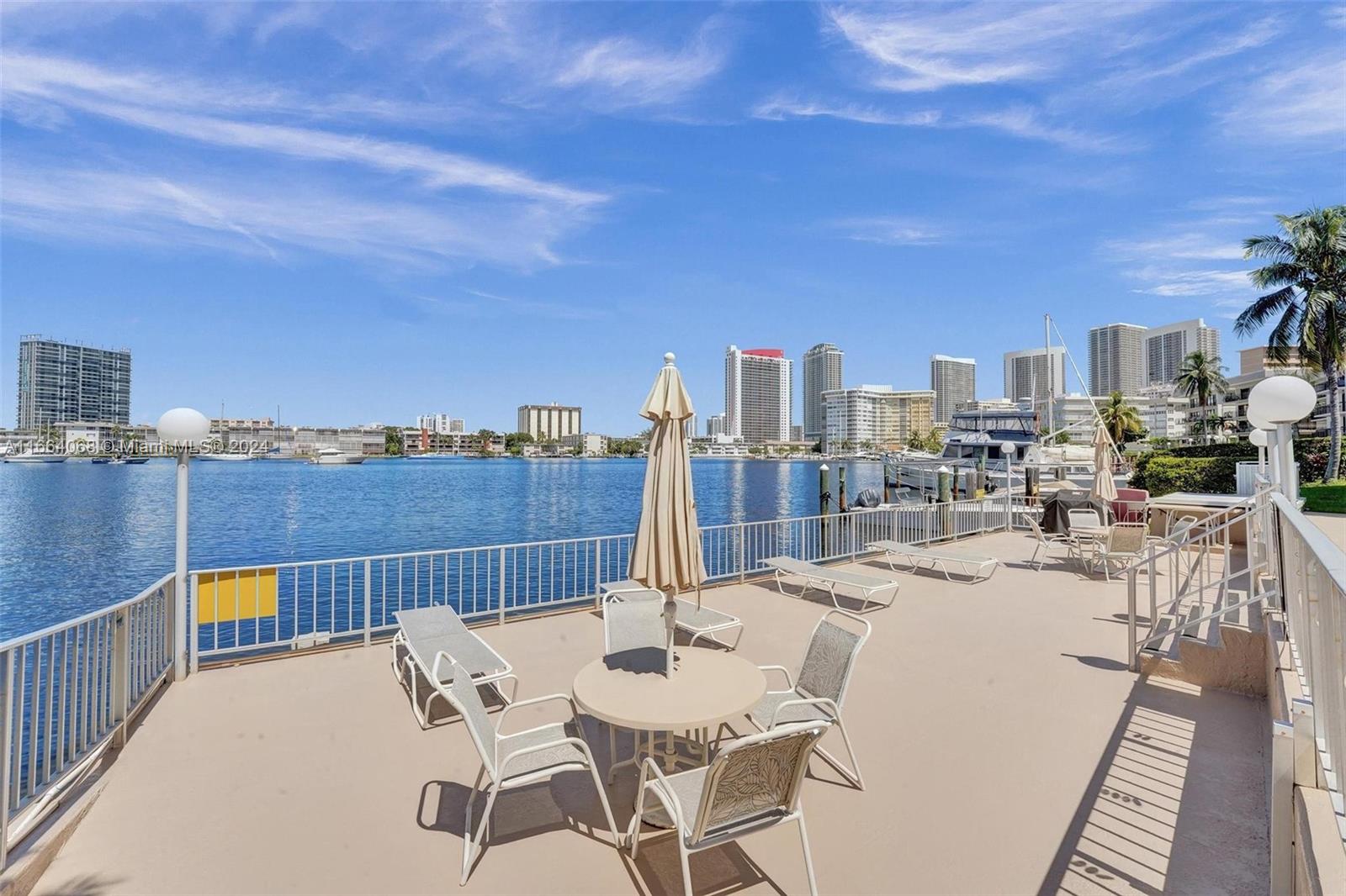 300 Golden Isles Dr # 315