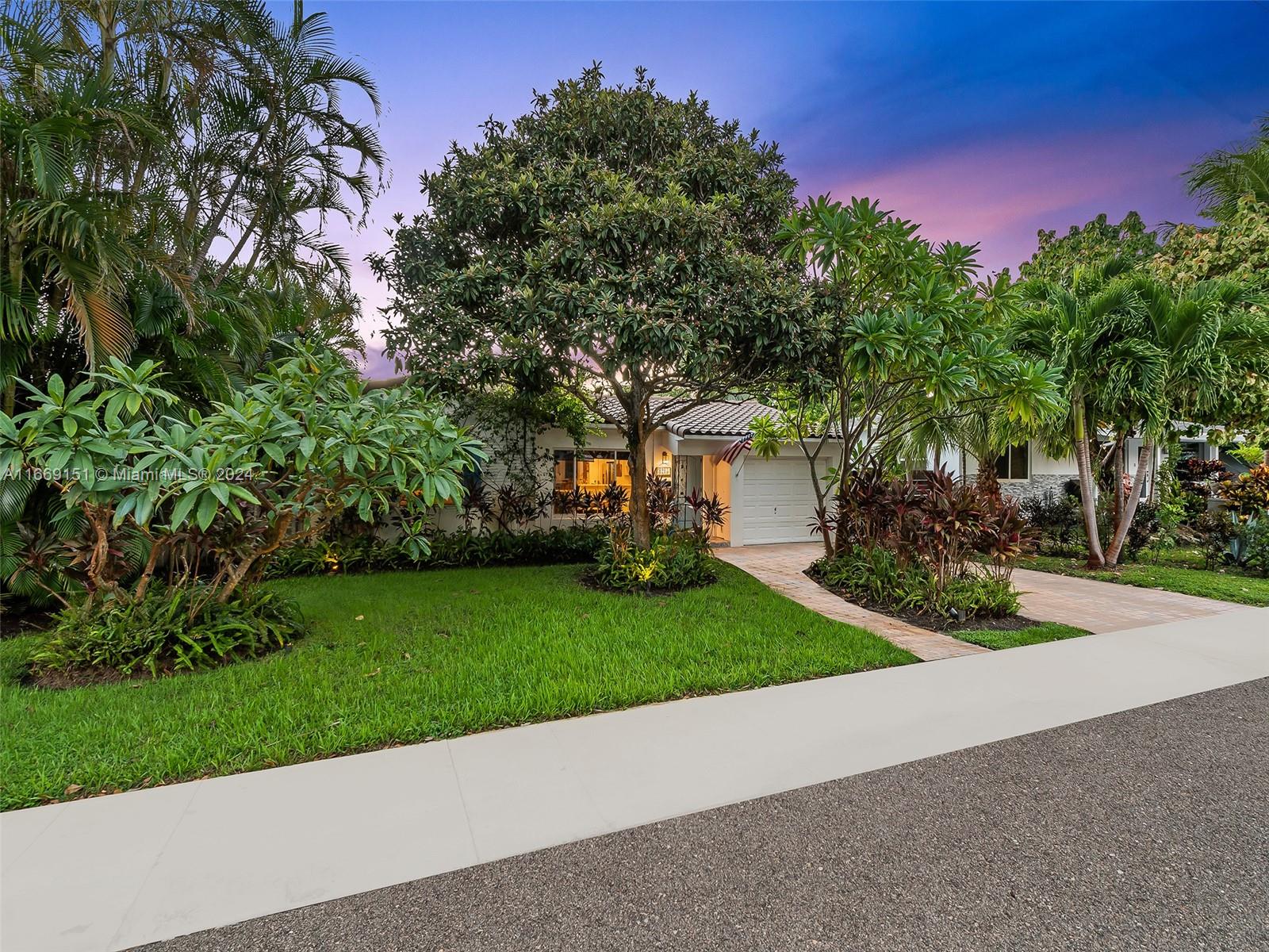 1215 NE 17th Way