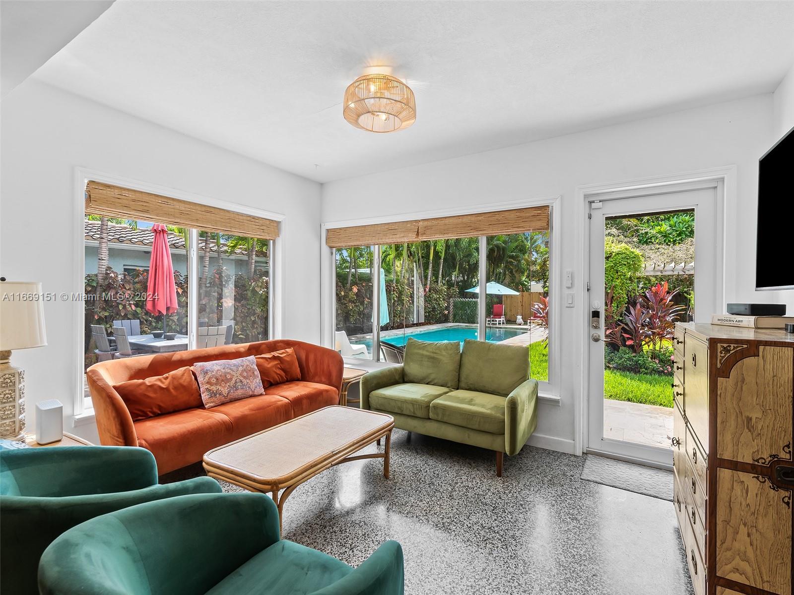 1215 NE 17th Way