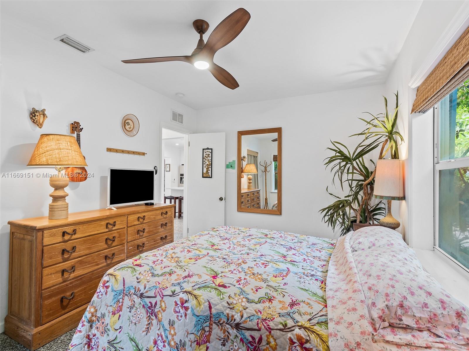 1215 NE 17th Way