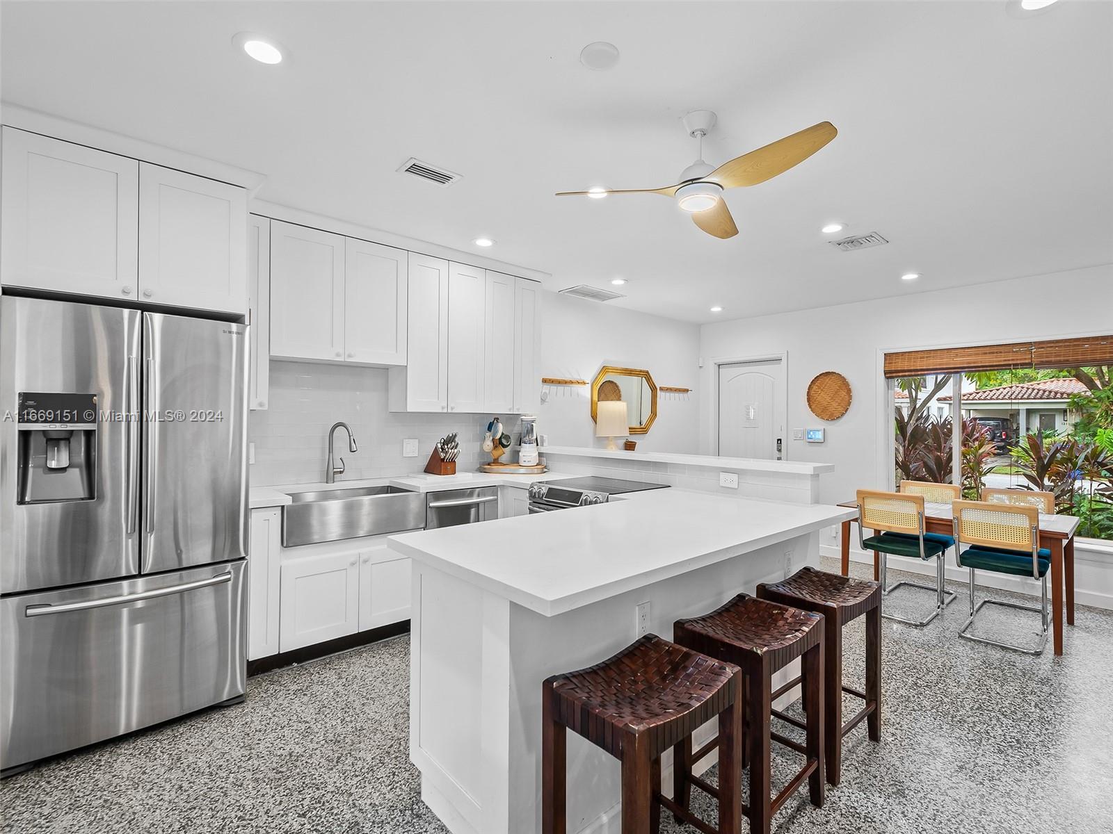 1215 NE 17th Way