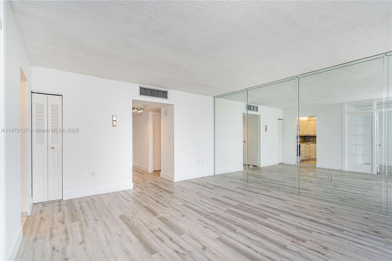 3625 N Country Club Dr # 901