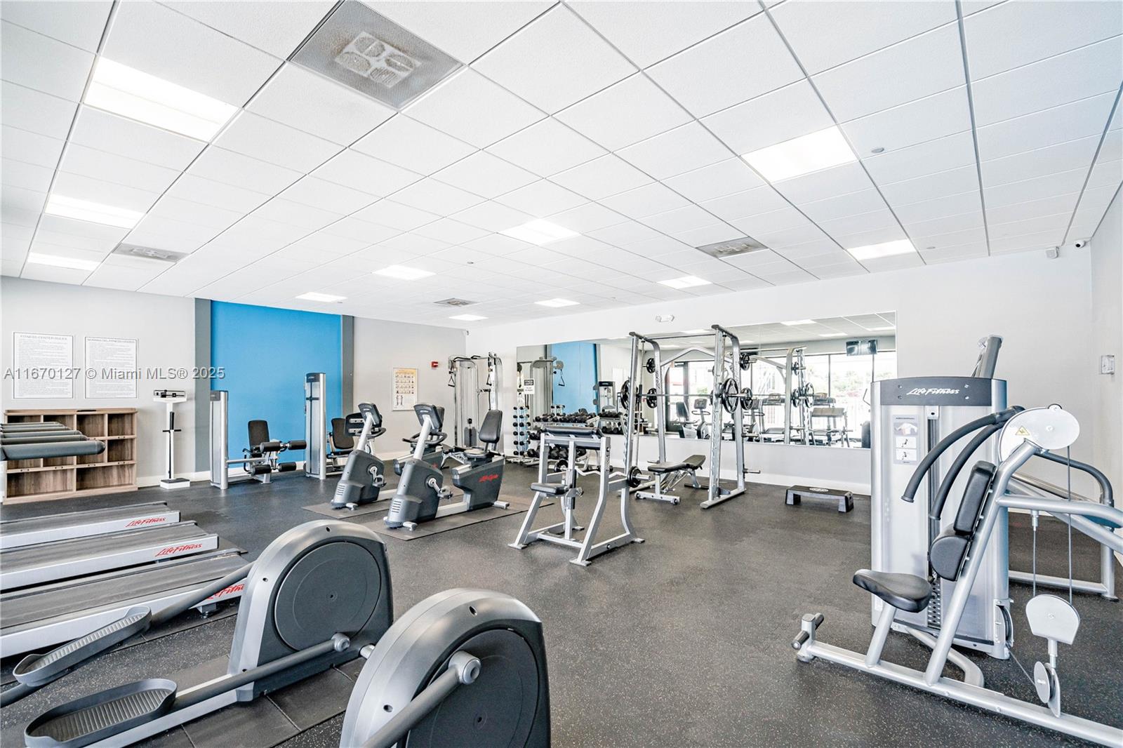 3625 N Country Club Dr # 901