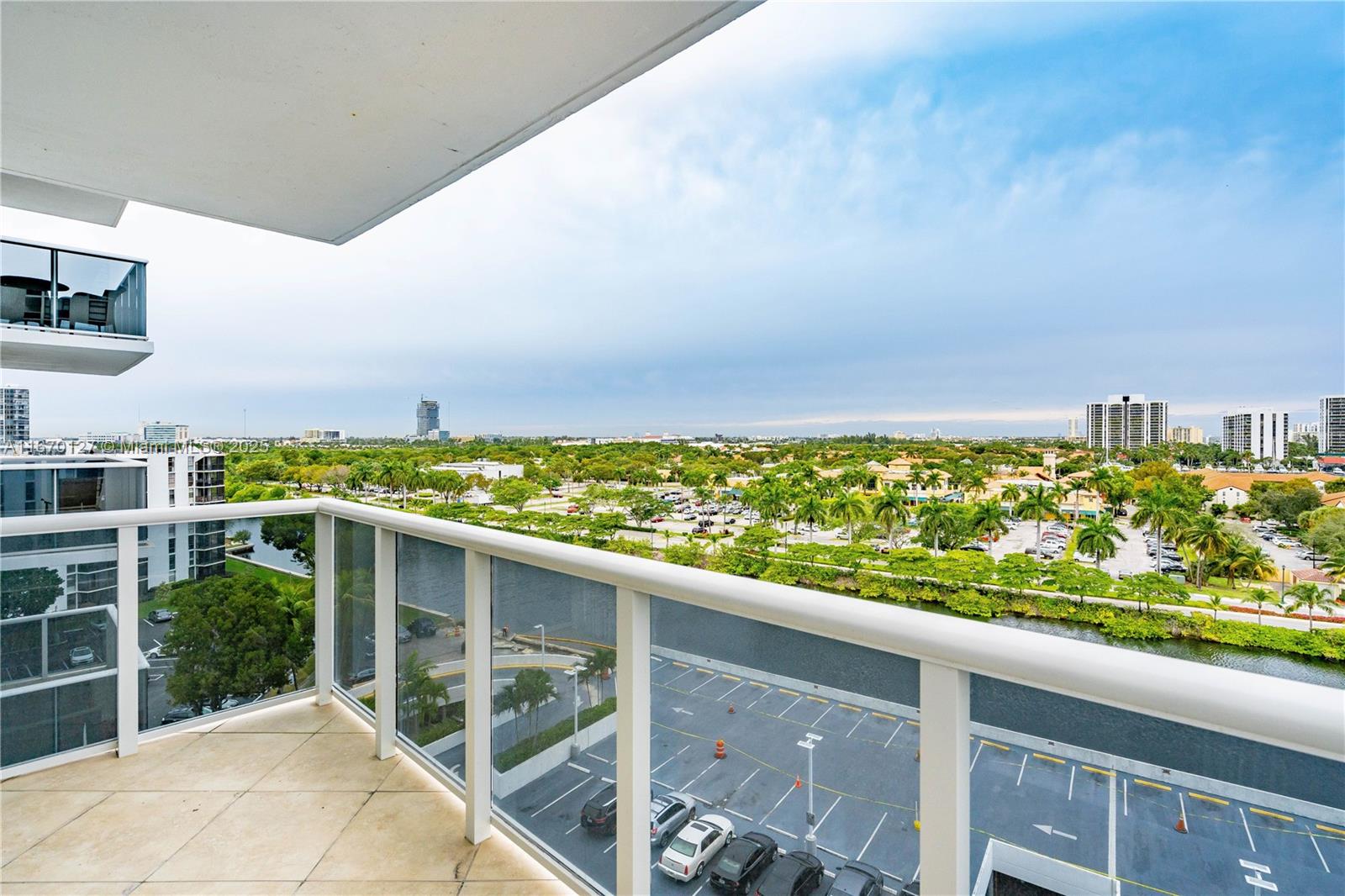 3625 N Country Club Dr # 901