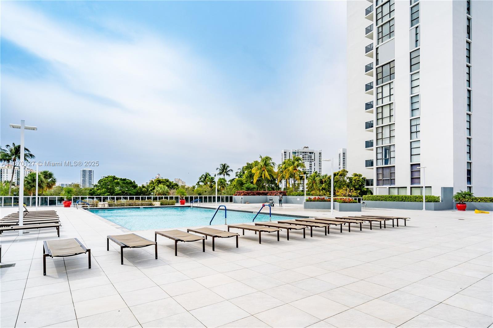 3625 N Country Club Dr # 901