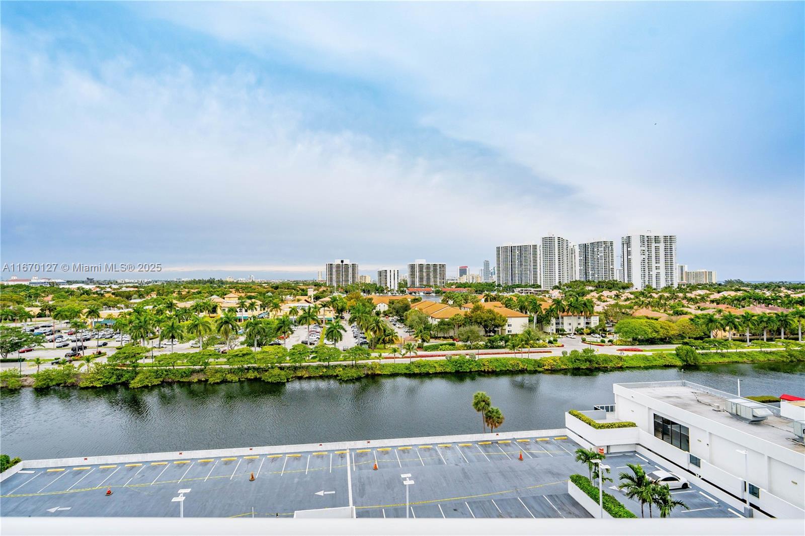 3625 N Country Club Dr # 901