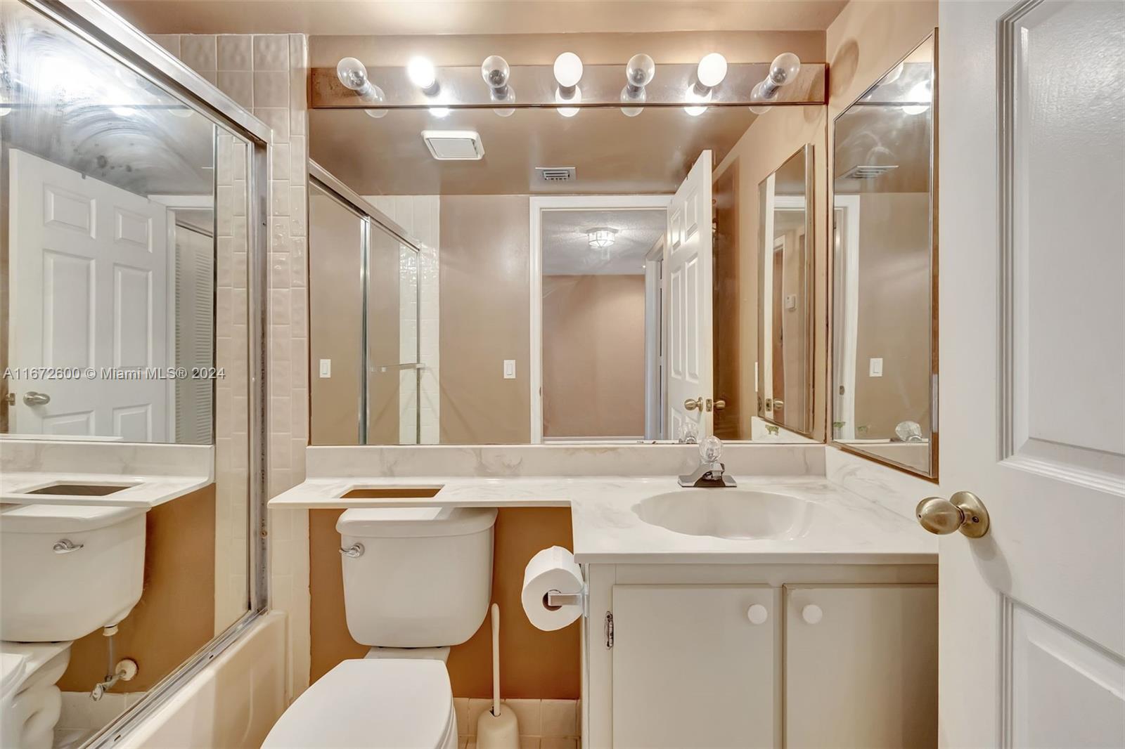 10568 E Clairmont Cir # 303